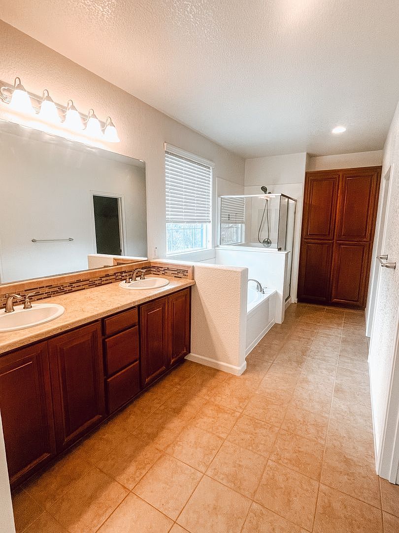 2356 Cantalise Dr photo 4