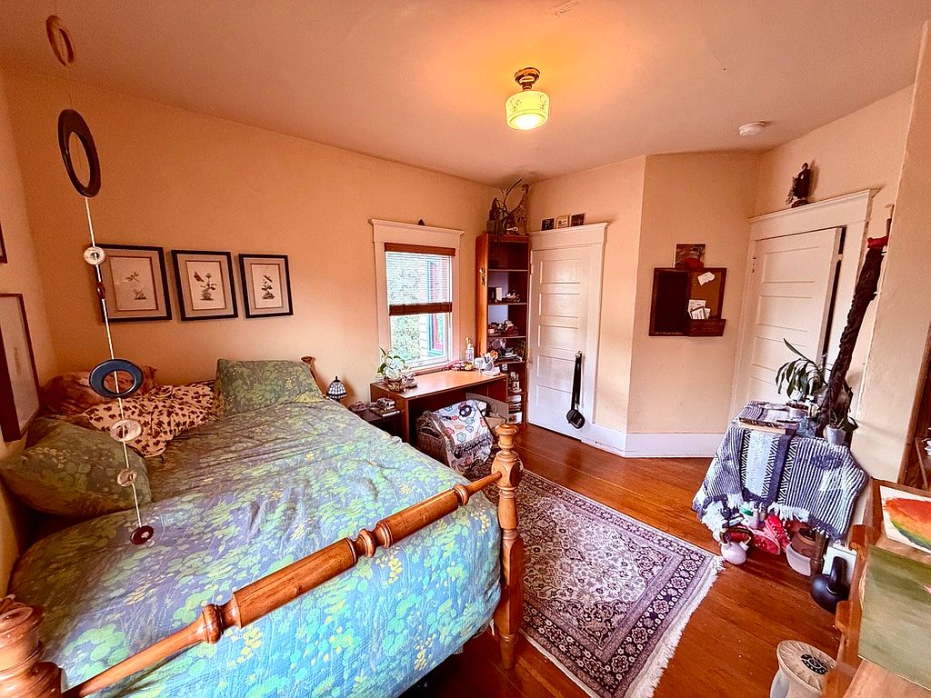 2329 Webster St photo 4