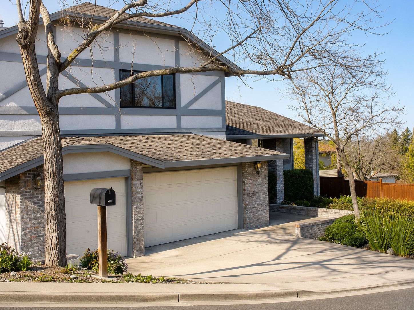 2415 Harvard Cir photo 5