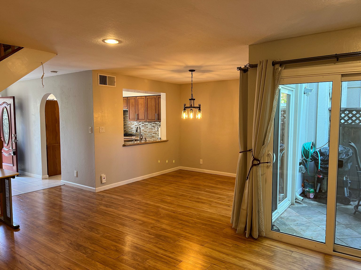 725 Garden Creek Pl photo 3