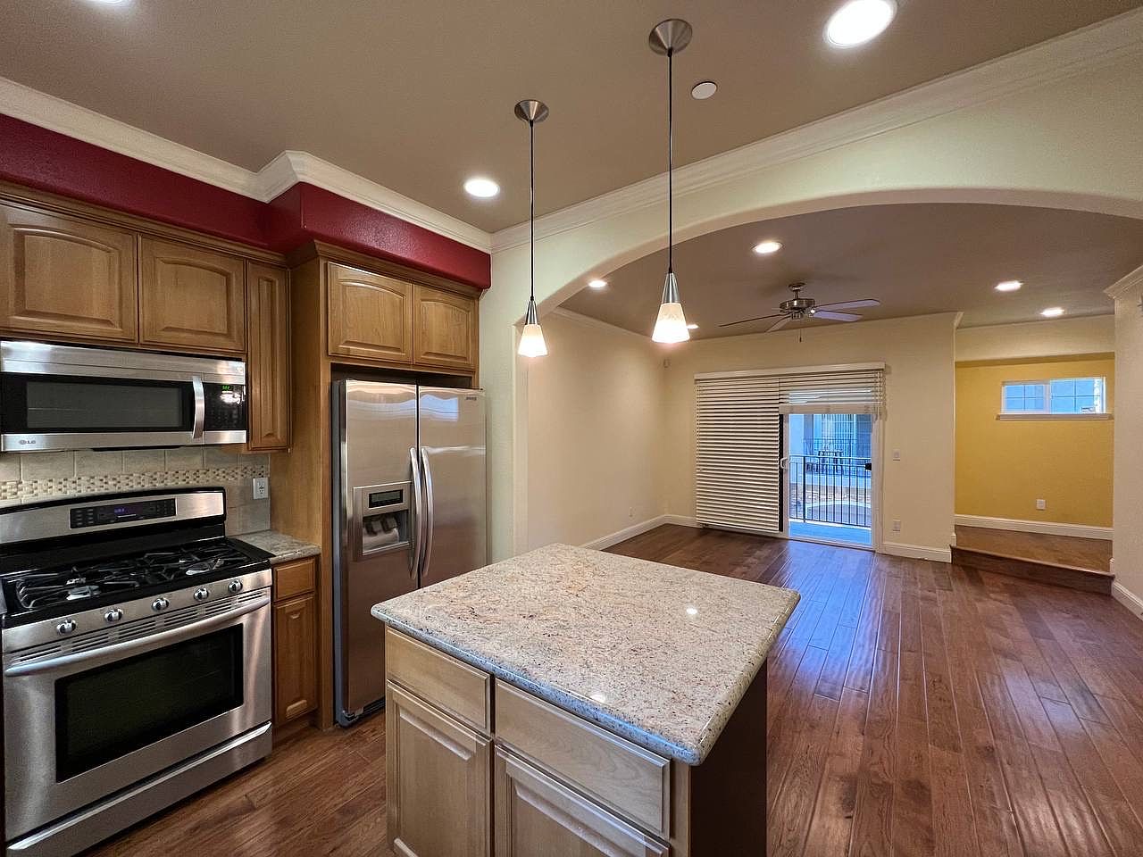 1130 Willow Village Sq photo 2