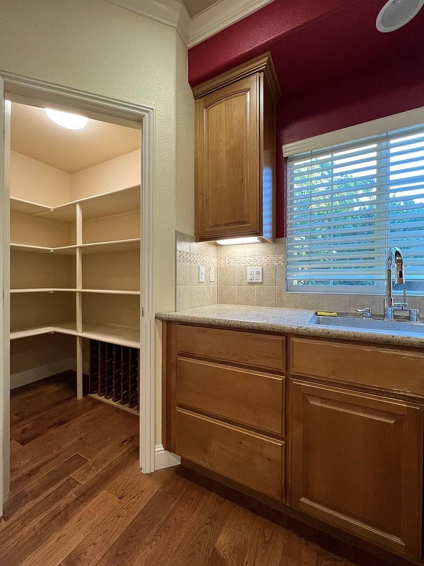 1130 Willow Village Sq photo 4