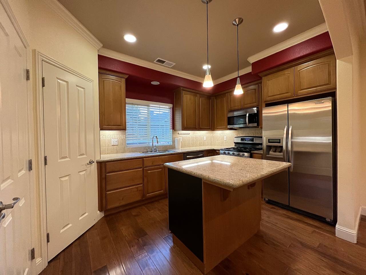 1130 Willow Village Sq photo 3