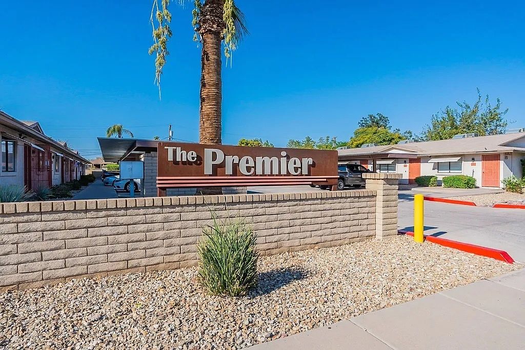 Premier Apartments photo 2
