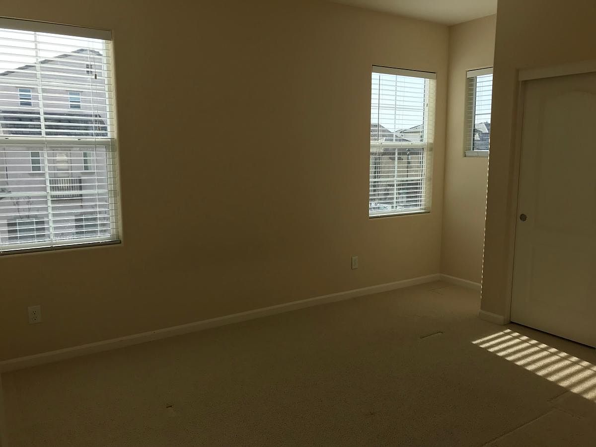 3354 Vittoria Loop photo 5