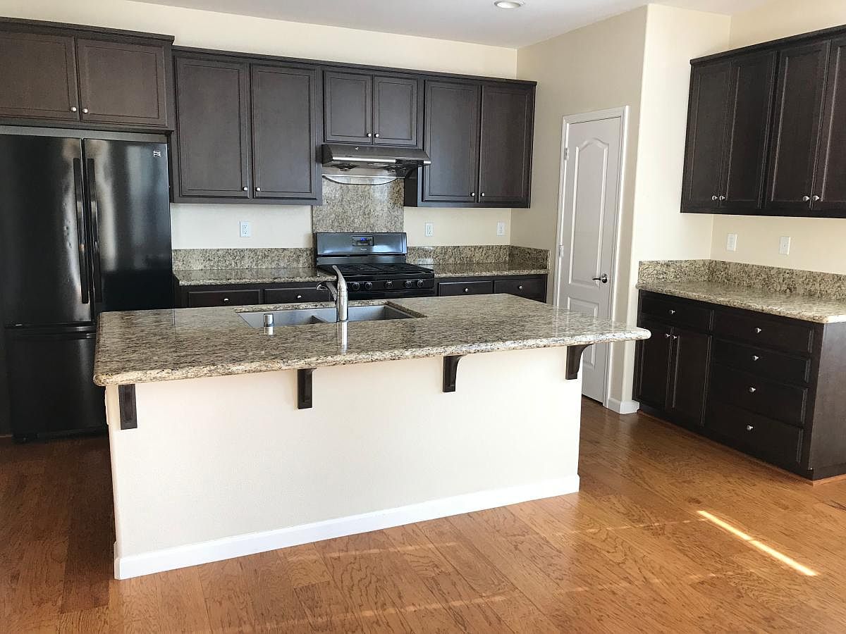 3354 Vittoria Loop photo 2