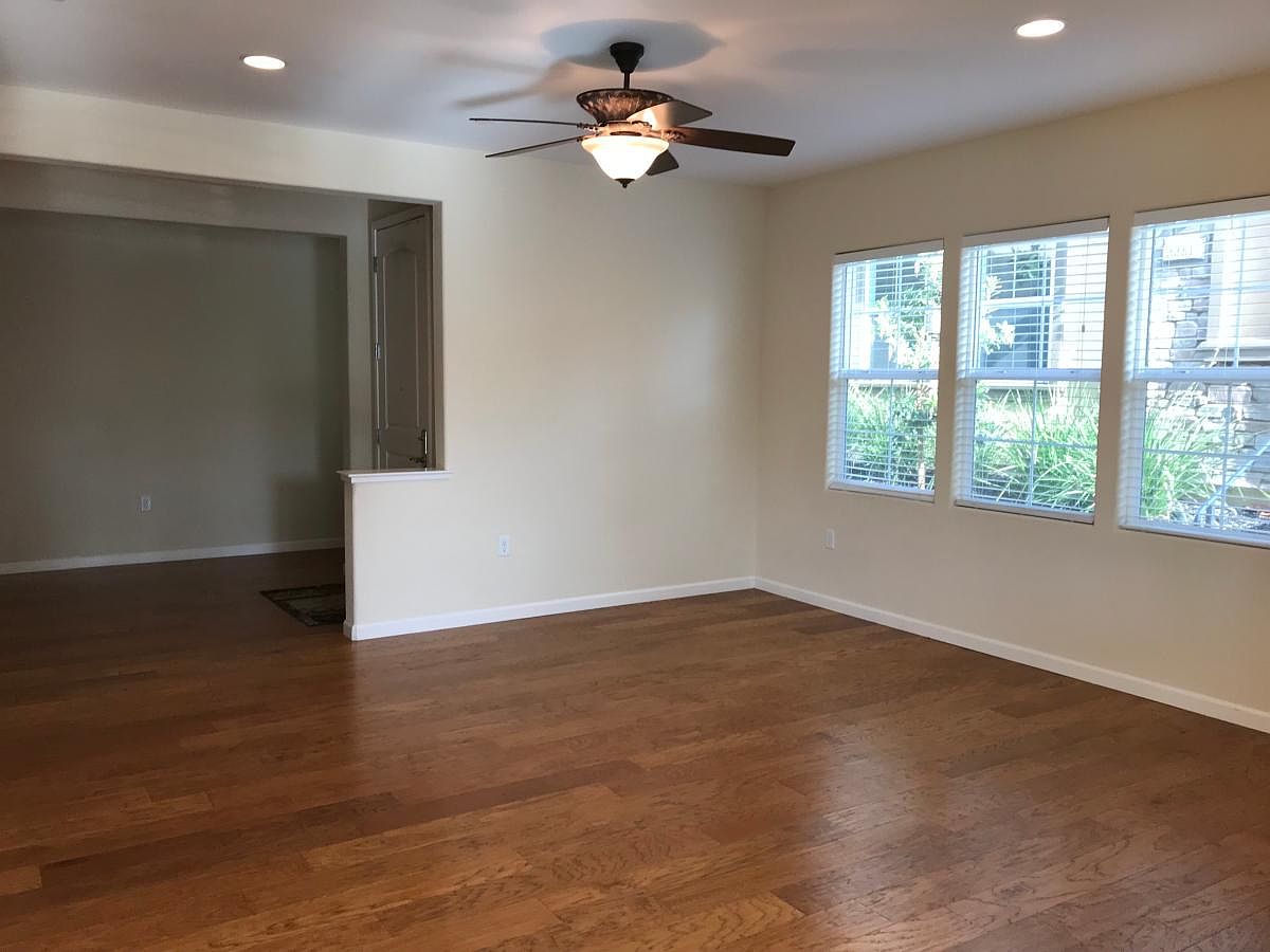3354 Vittoria Loop photo 4