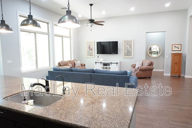 2910 E Wildhorse Dr Gilbert, AZ 85297 photo 5