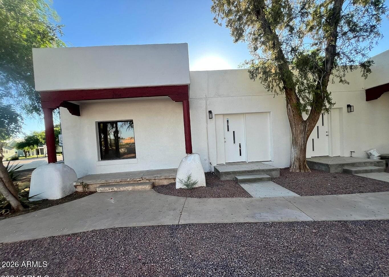5914 W Myrtle Ave photo 3