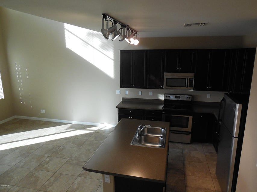 1131 E Cedar St photo 5