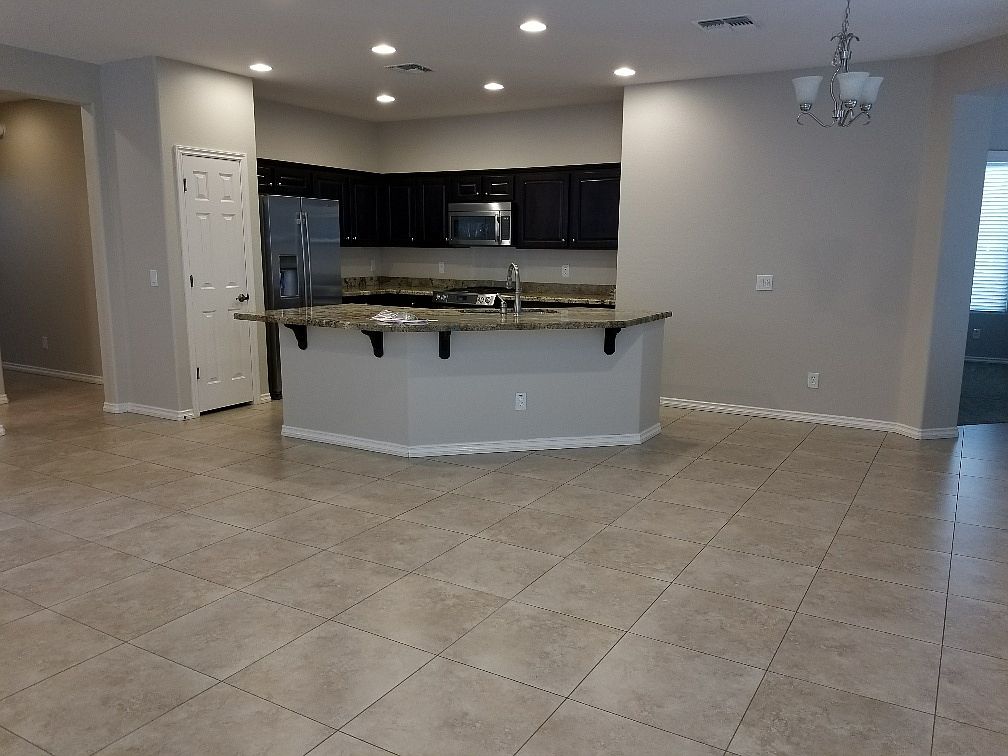 1602 E Azafran Trl photo 5