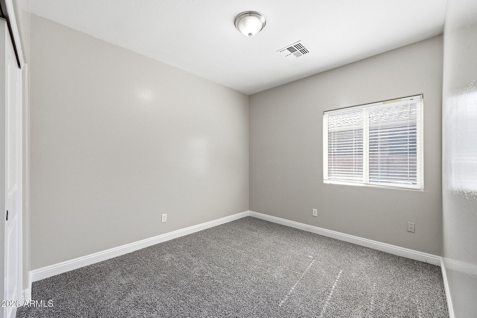 1759 W Paisley Dr photo 2