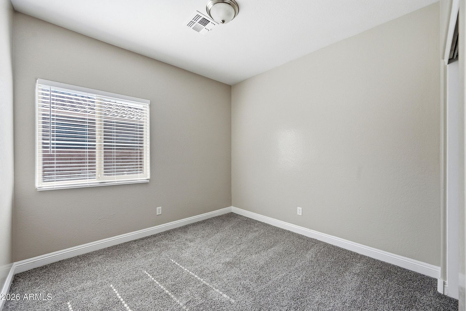 1759 W Paisley Dr photo 3