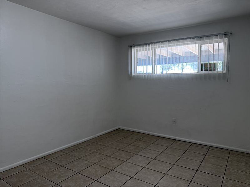 200 W Hill Dr photo 5