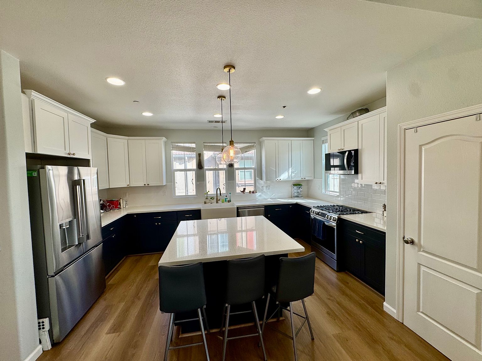 632 Moss Way photo 2