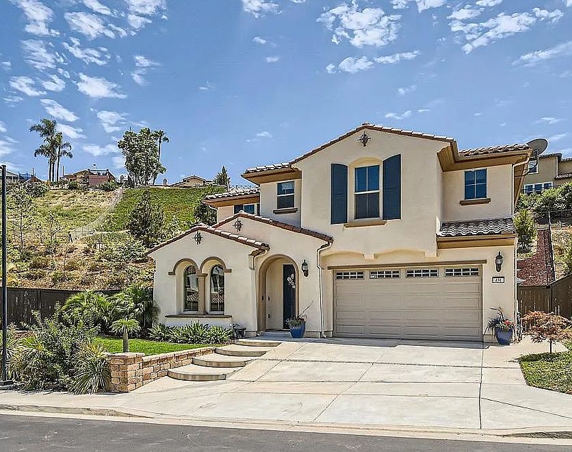 431 Machado Way Vista, CA 92083 photo 2