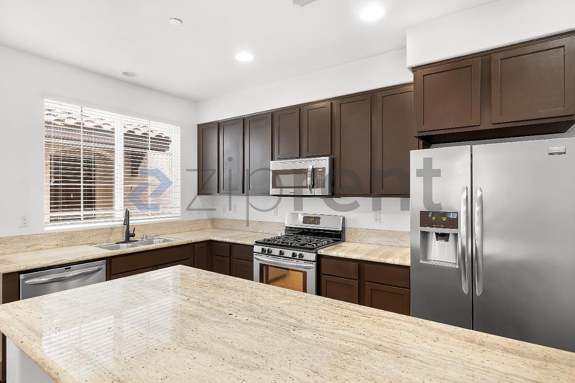 1524 San Borja St photo 4