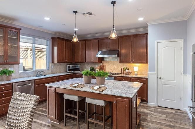 17065 Mimosa Dr photo 2