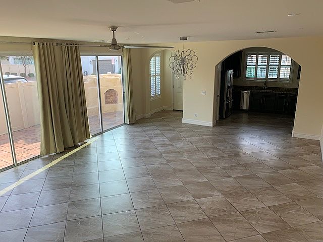 1102 S Annie Ln photo 2