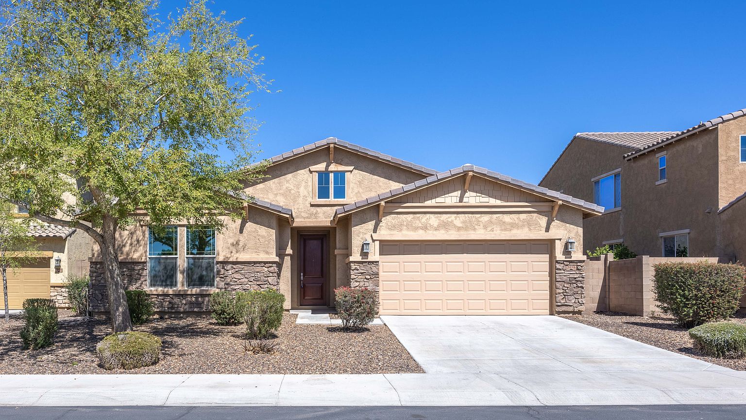 3896 E Alfalfa Dr photo 3