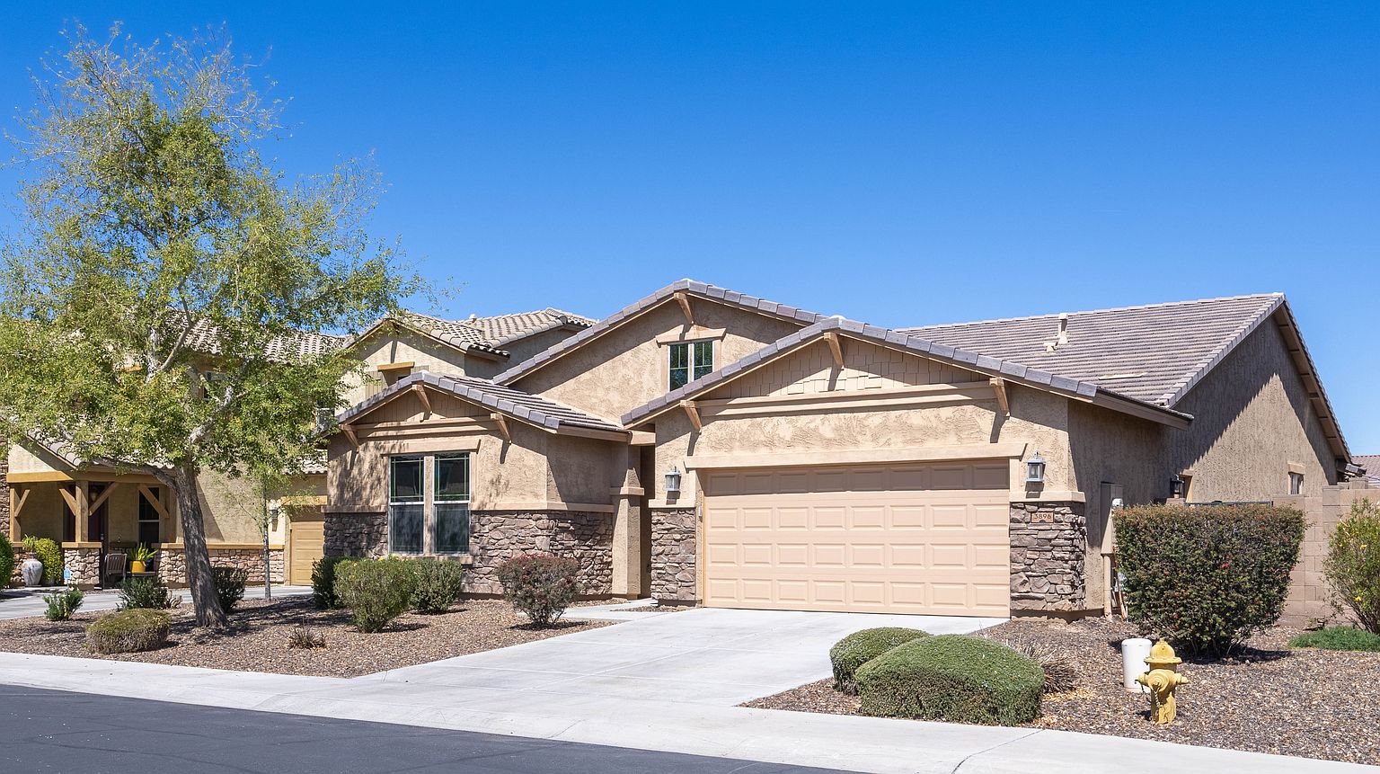 3896 E Alfalfa Dr photo 4