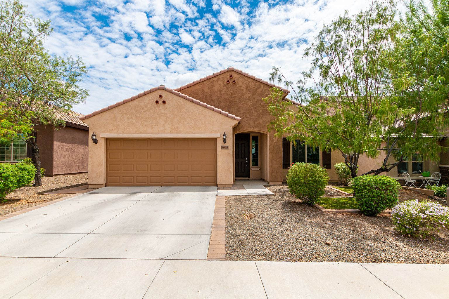 1019 W Spur Dr Phoenix, AZ 85085 photo 2