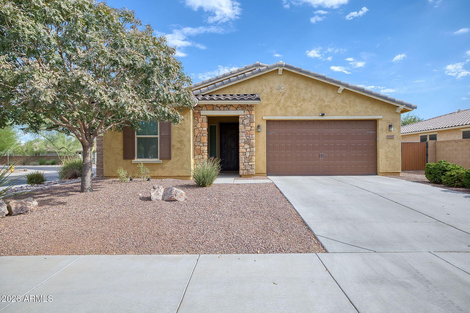 9937 W Andrea Dr Peoria, AZ 85383 photo 2