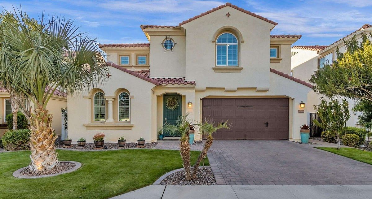 3210 S Waterfront Dr Chandler, AZ 85248 photo 2