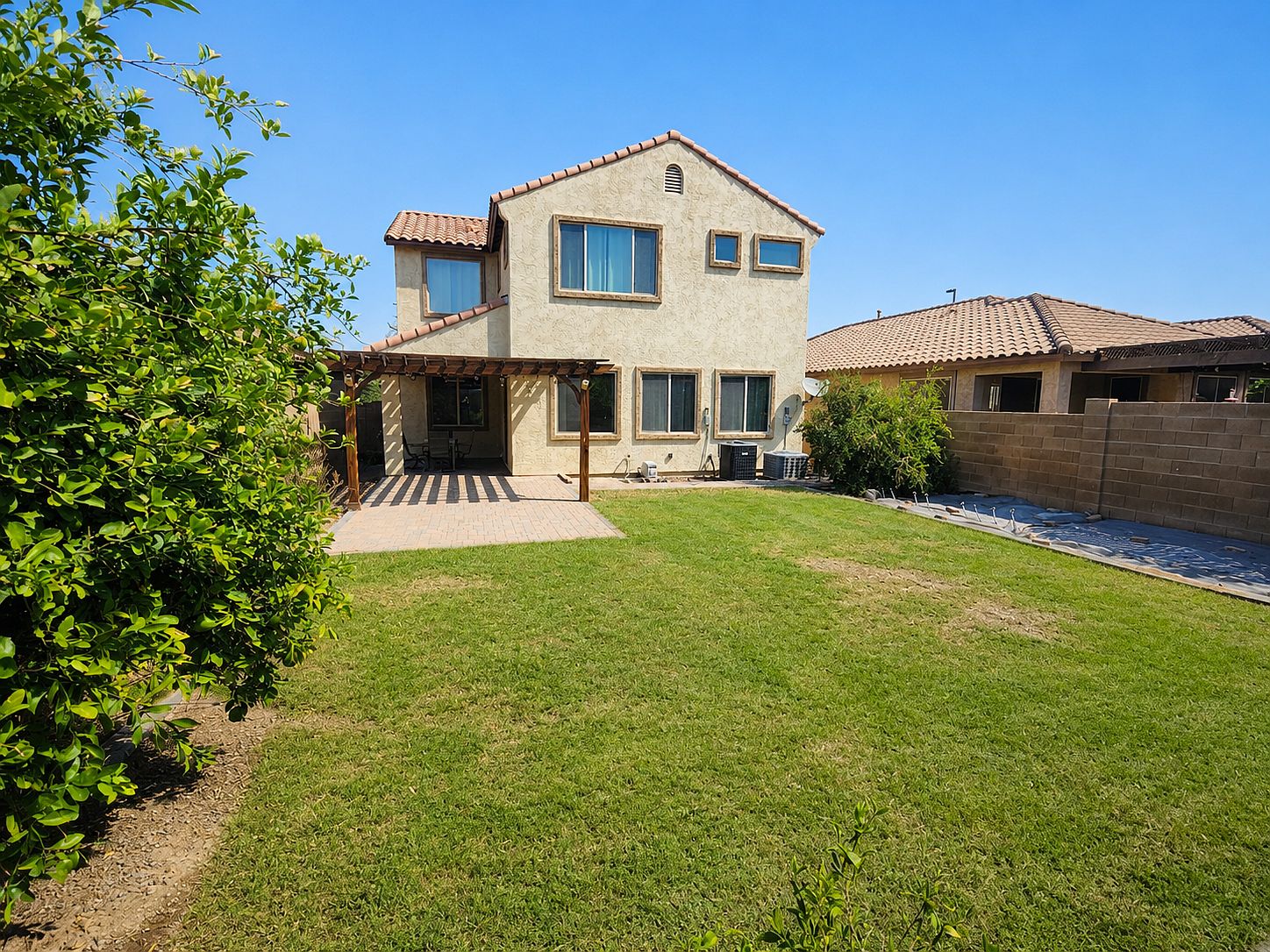 3693 E Rakestraw Ln photo 3