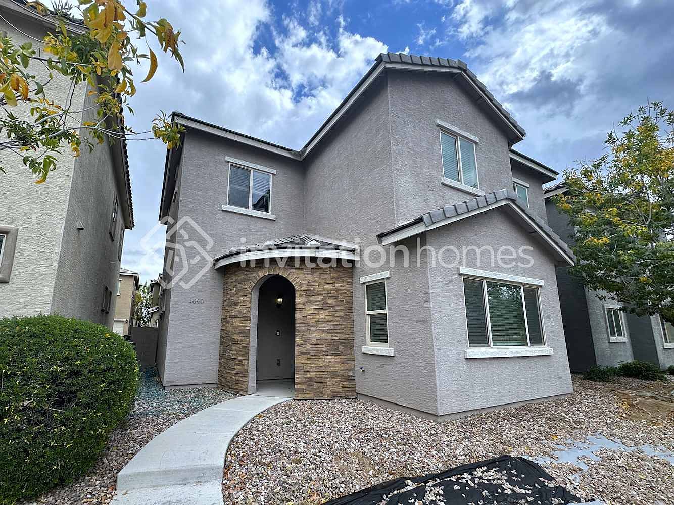 1840 W Pollack St Phoenix, AZ 85041 photo 2