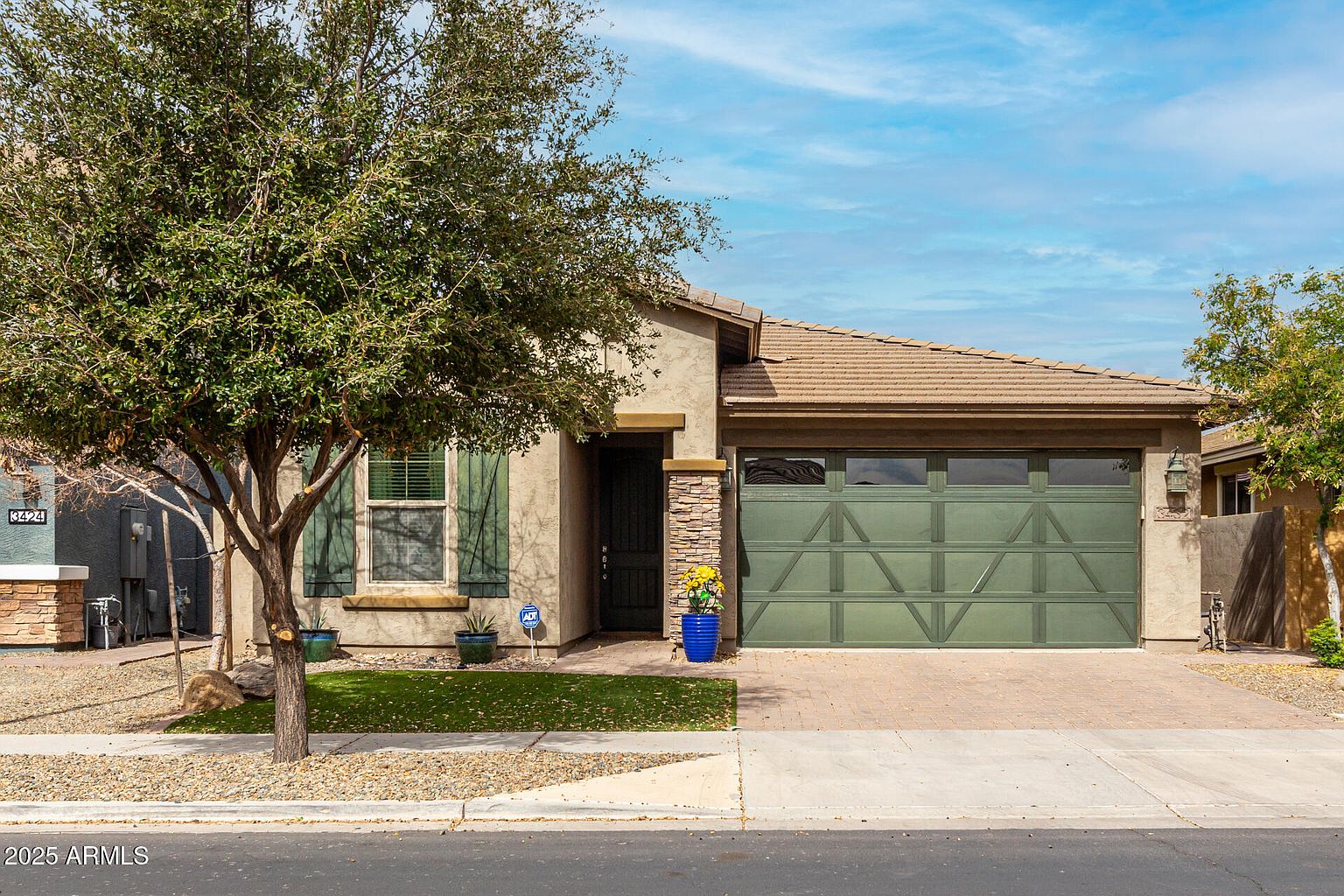 3432 E Alfalfa Dr photo 2