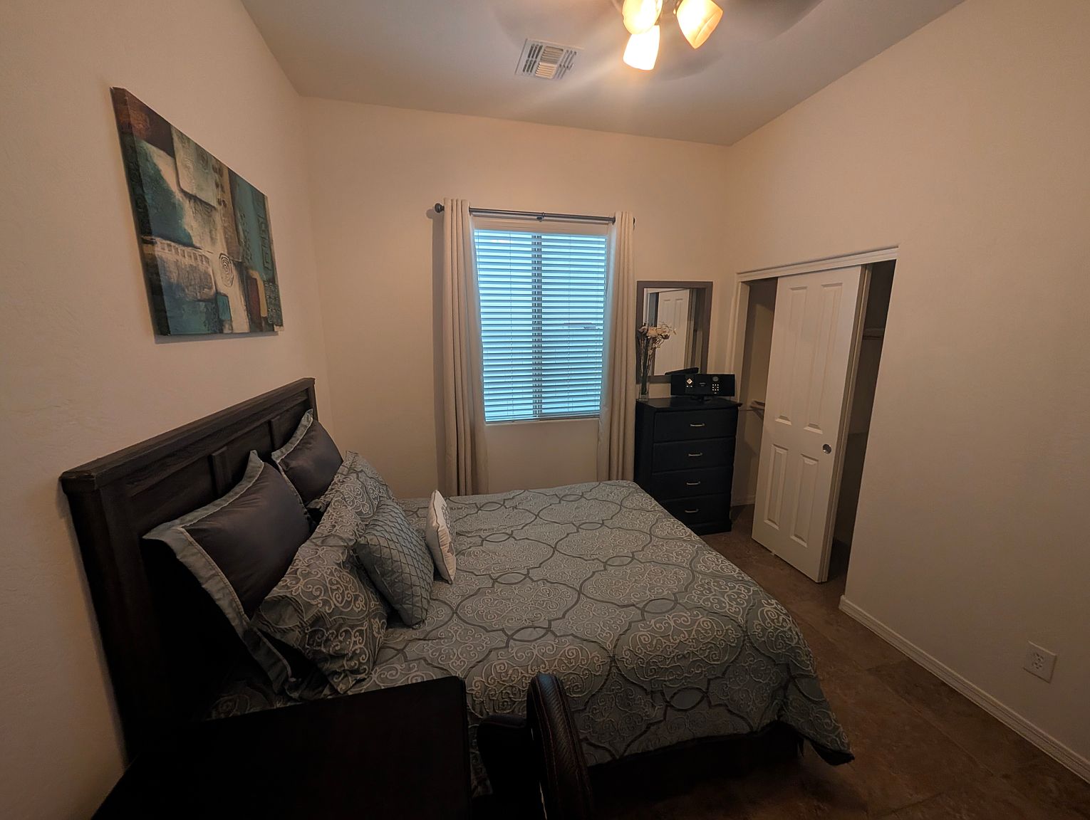 10404 E Talameer Ave photo 2