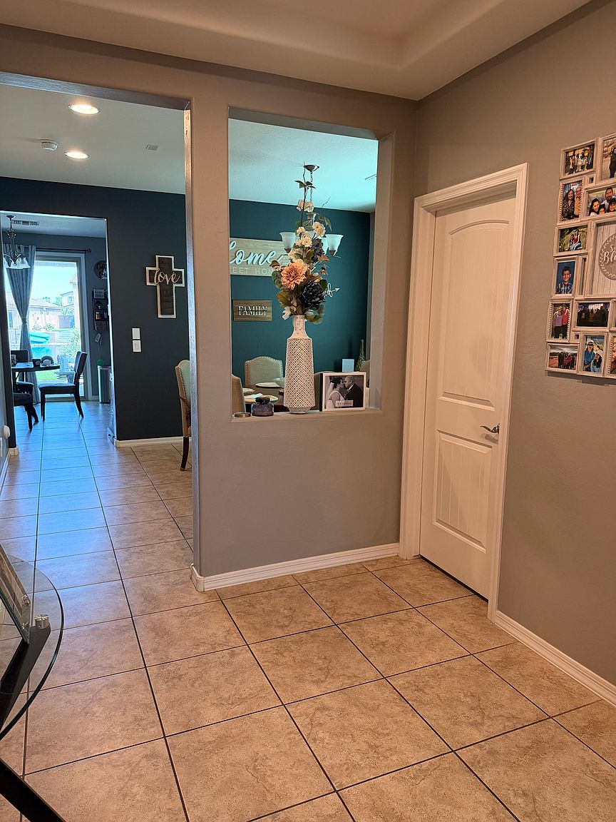 40854 W Wade Dr photo 2