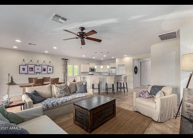 6533 W Congressional Way photo 2