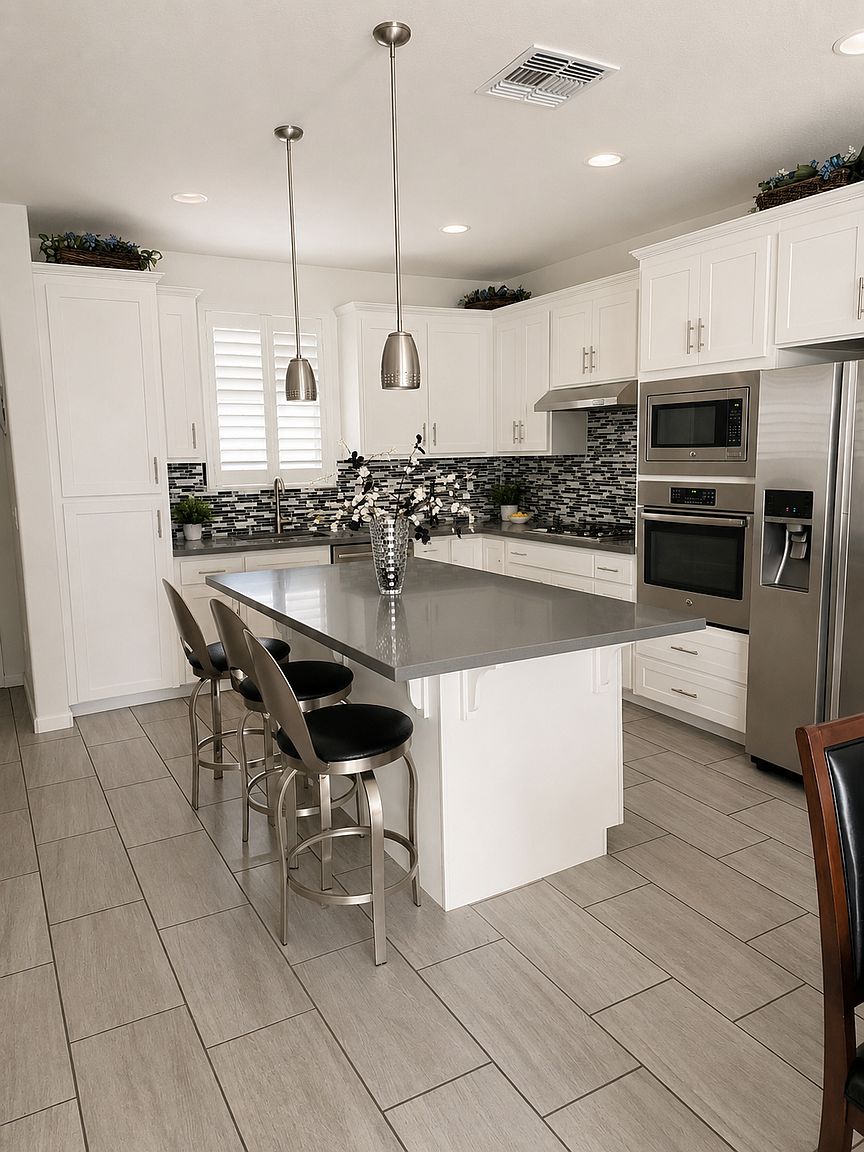 1076 S Fowler Ln photo 3