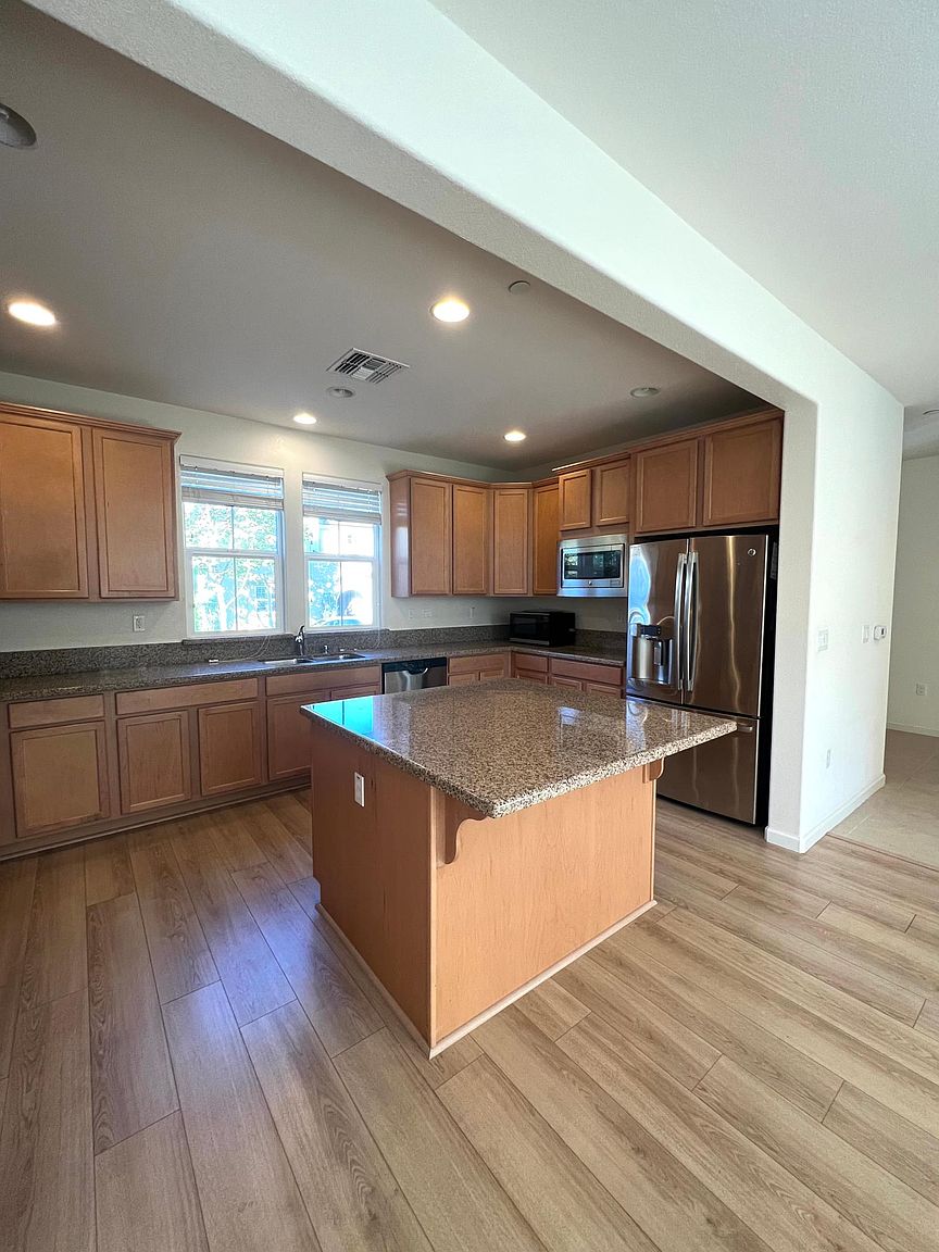 2985 Vittoria Loop photo 4