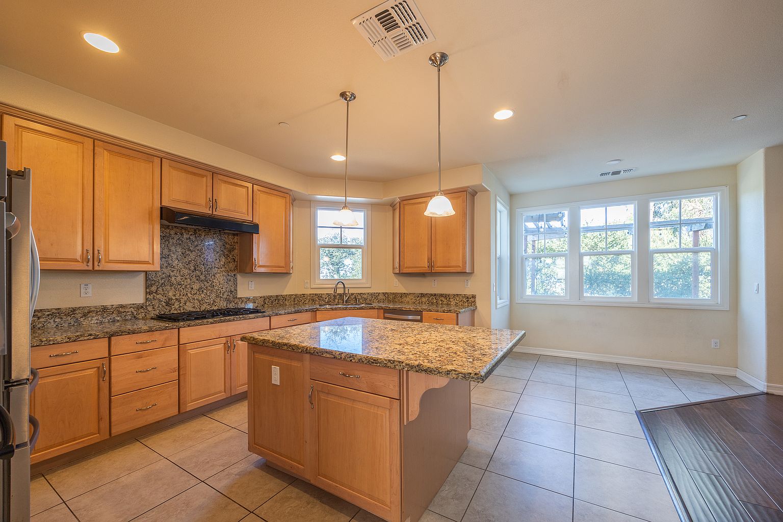 44 Live Oak Dr photo 3