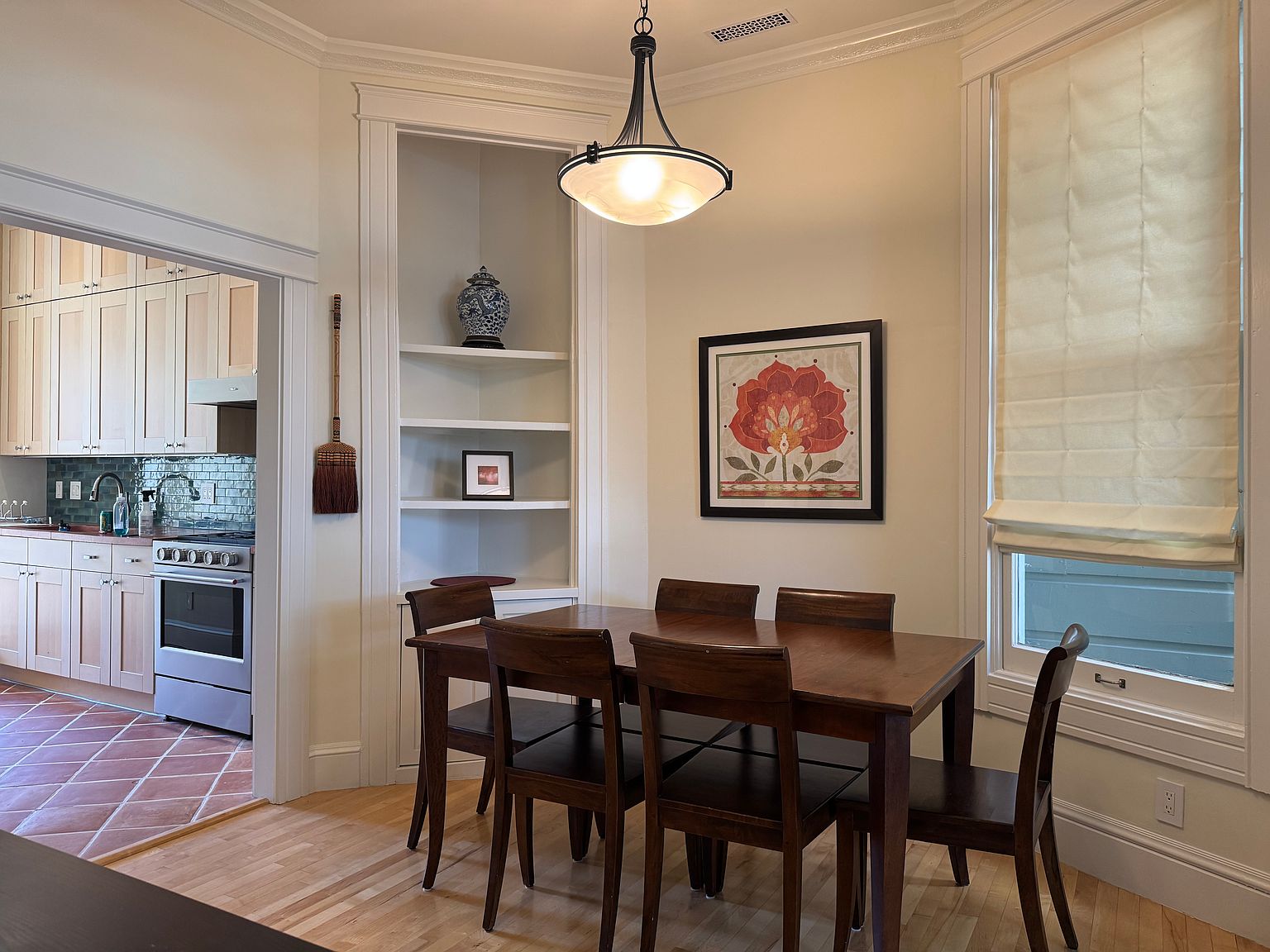 1605 Baker St photo 5