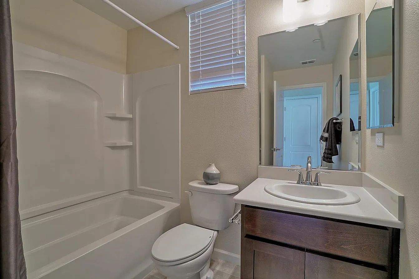 2618 Celadon Cir photo 5