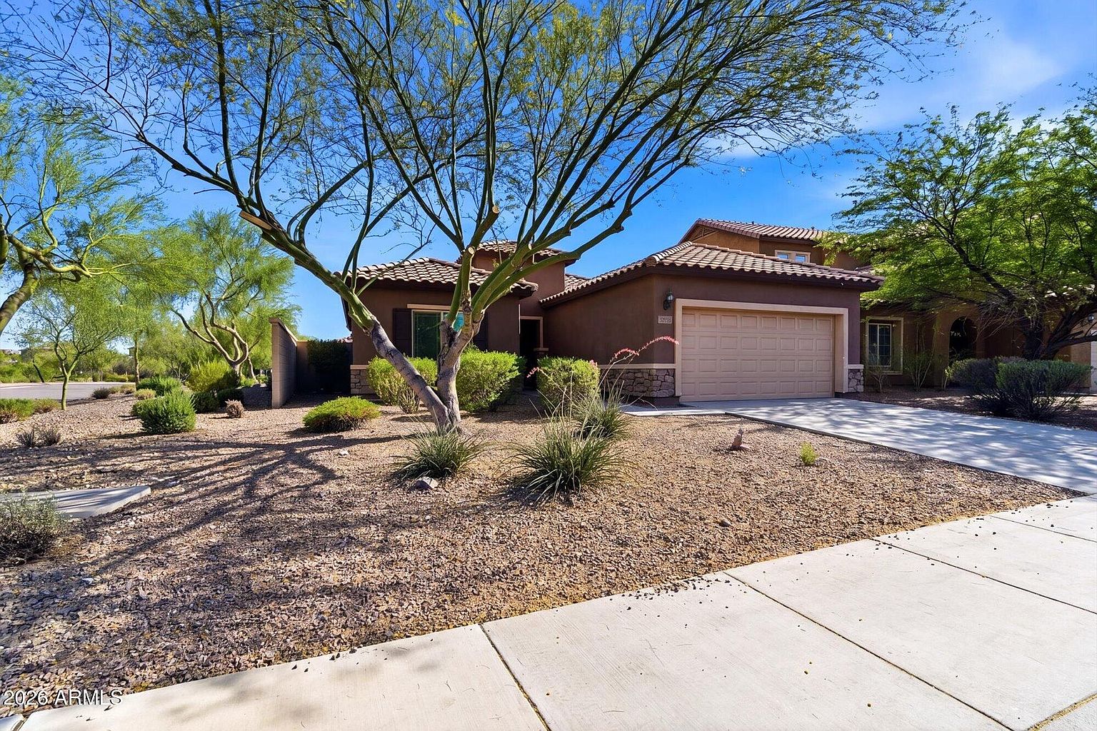10733 W Lariat Ln Peoria, AZ 85383 photo 3