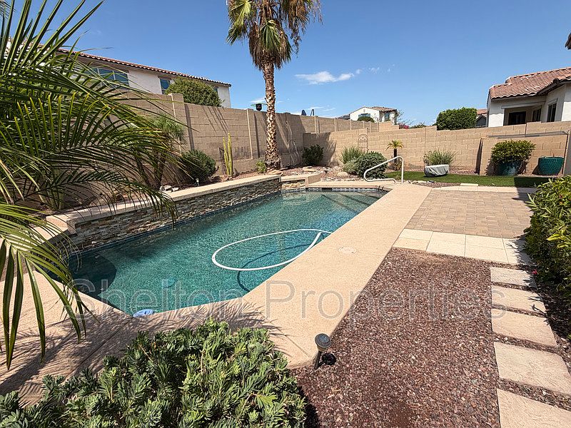 20516 W Legend Trail Buckeye, AZ 85396 photo 4