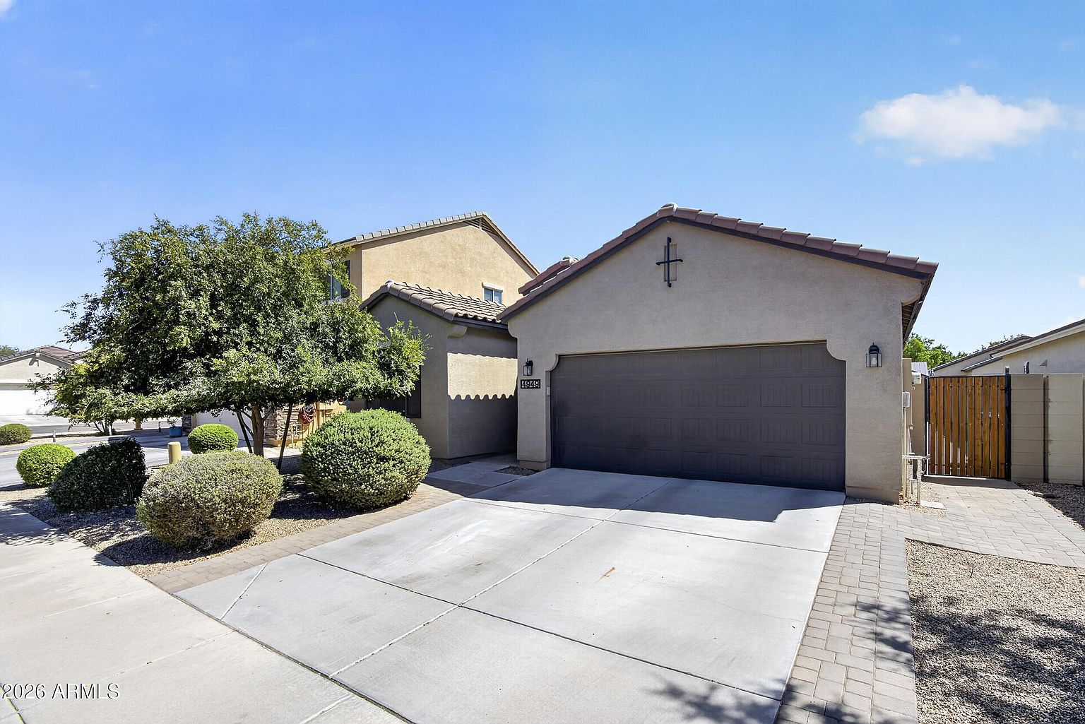 4949 E Velasco St photo 4