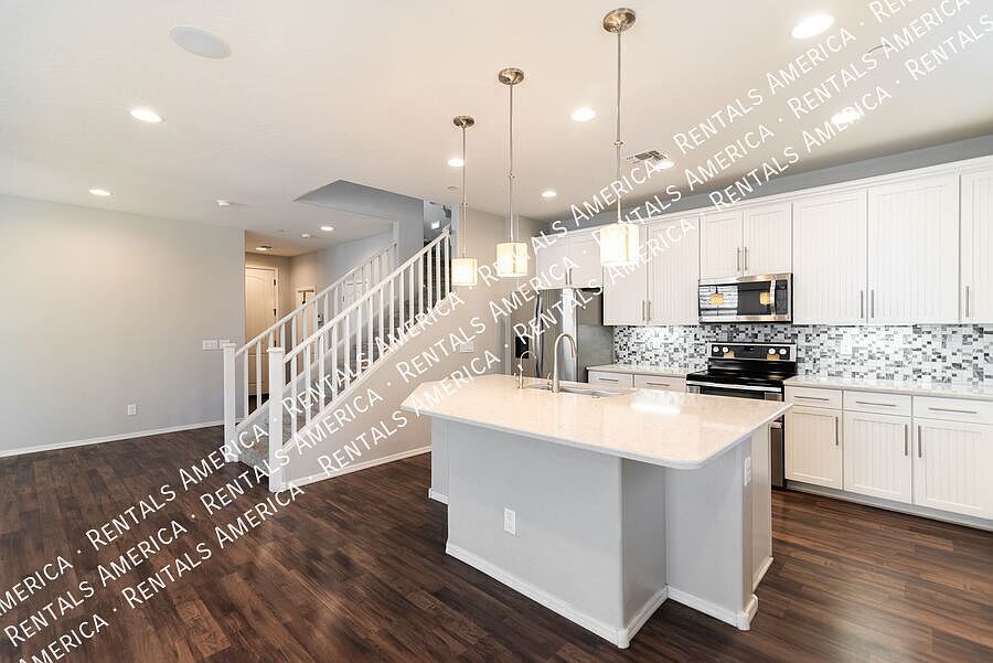 4626 E Tierra Buena Ln photo 3