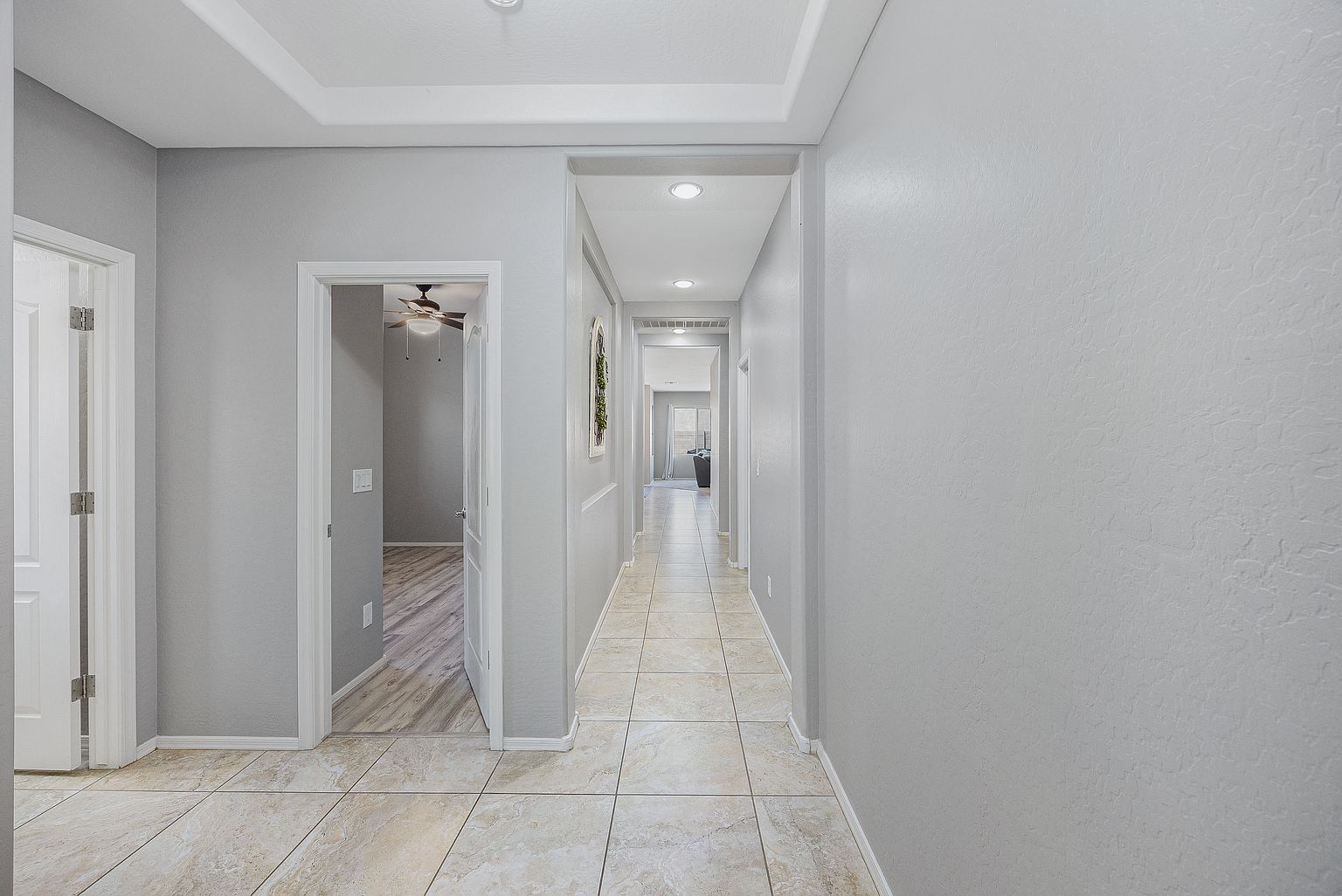 736 E Gold Dust Way photo 4