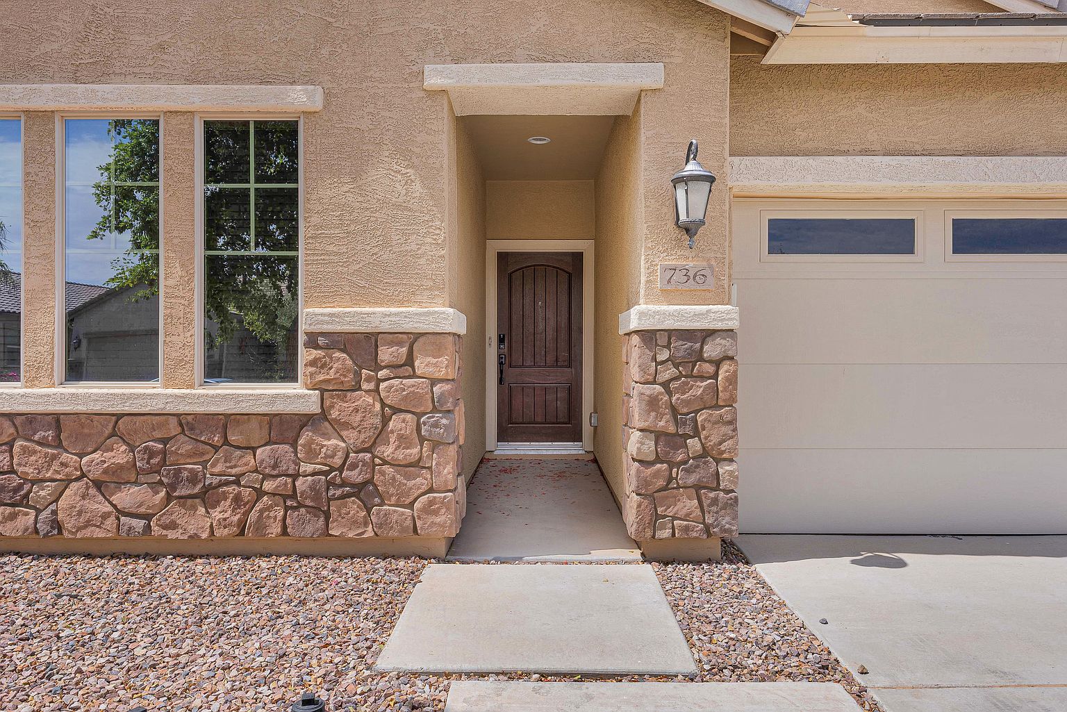 736 E Gold Dust Way photo 3