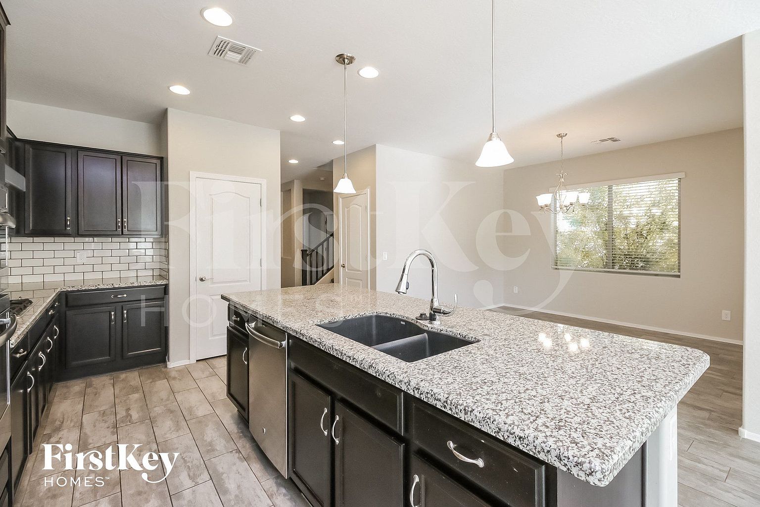 707 E Blossom Rd San Tan Valley, AZ 85143 photo 4