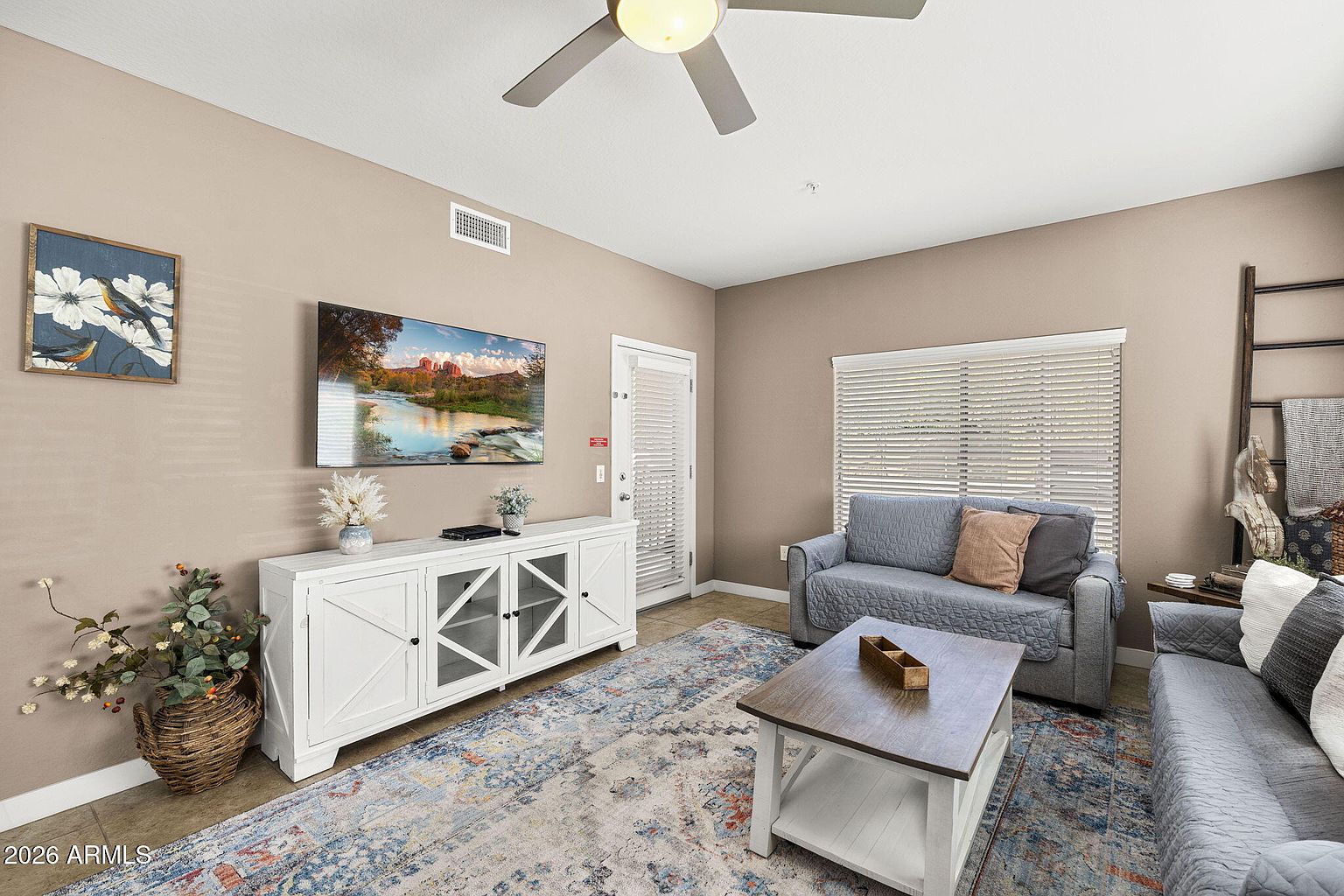 5450 E Deer Valley Dr photo 3