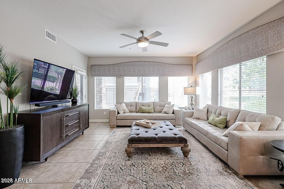 5450 E Deer Valley Dr photo 4