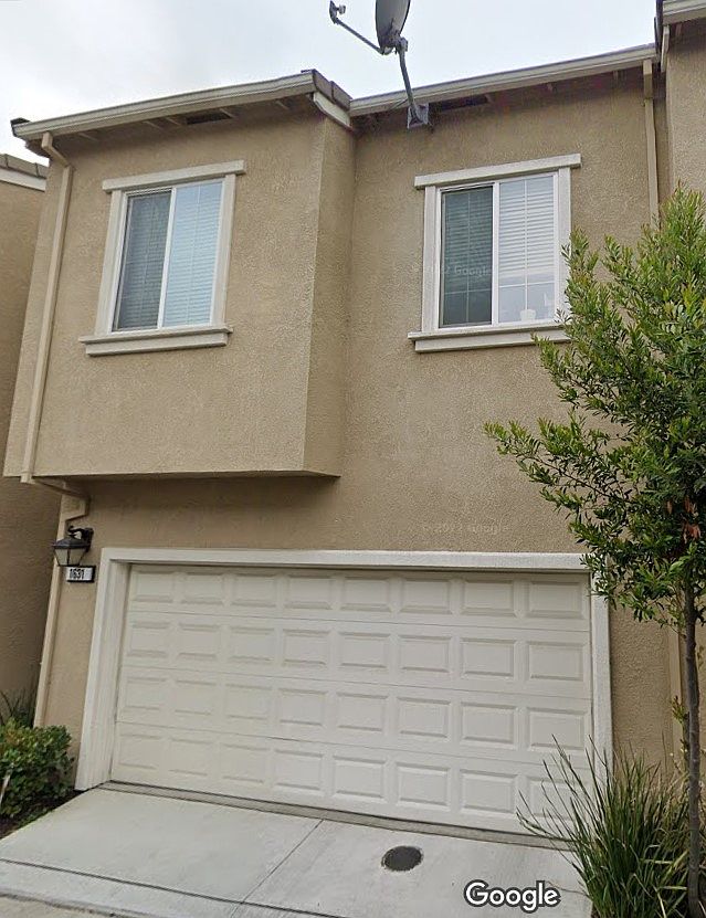 1631 Sylvia St photo 3