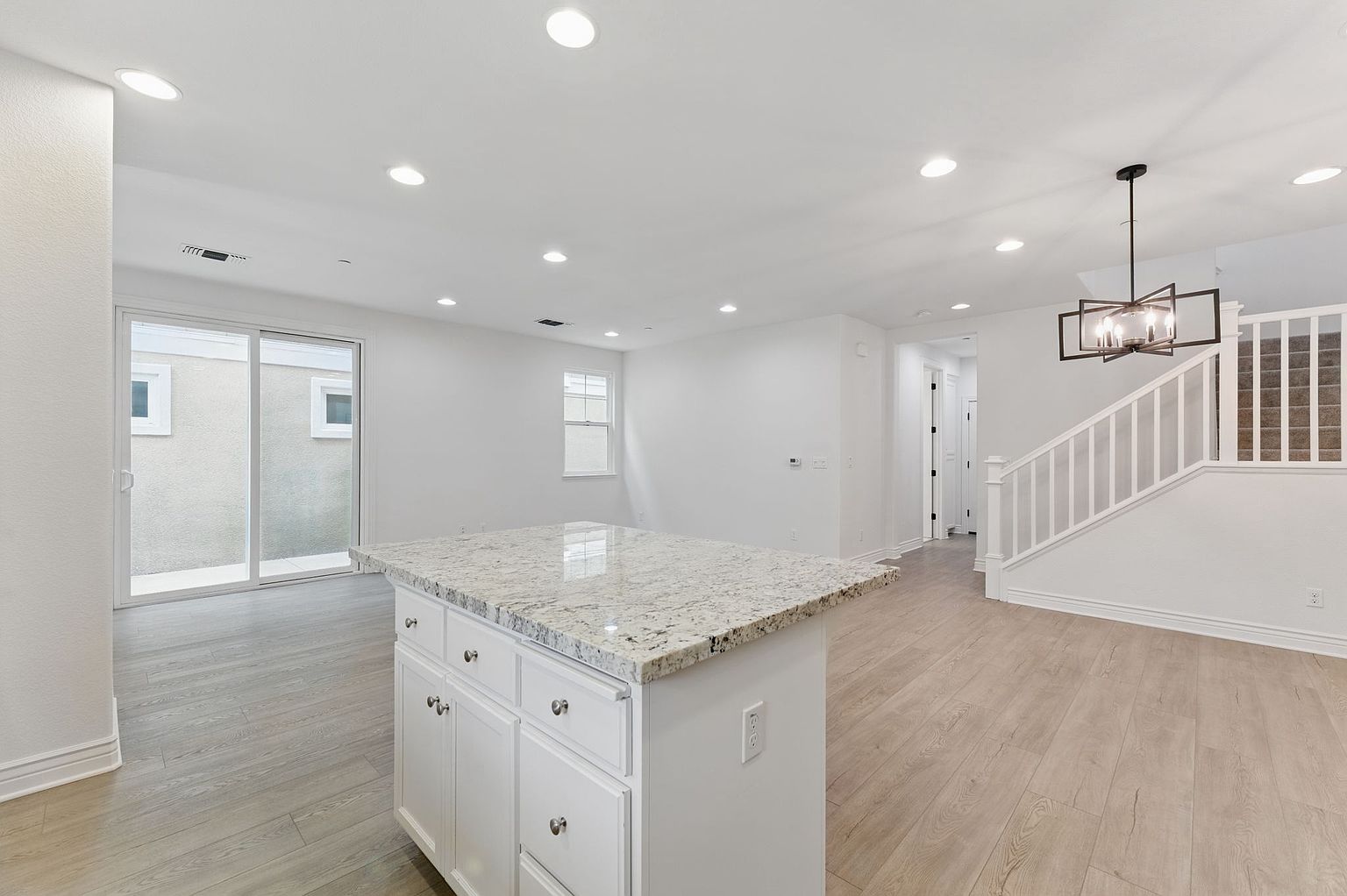 2319 Carbondale Way photo 4